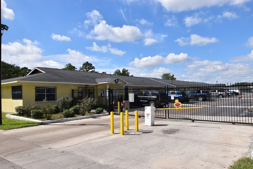 7431 Curry Rd Houston Tx 77093 Loopnet Com