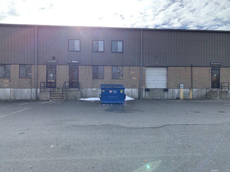 275 Centre St, Holbrook, MA for lease - Building Photo - Image 1 of 2