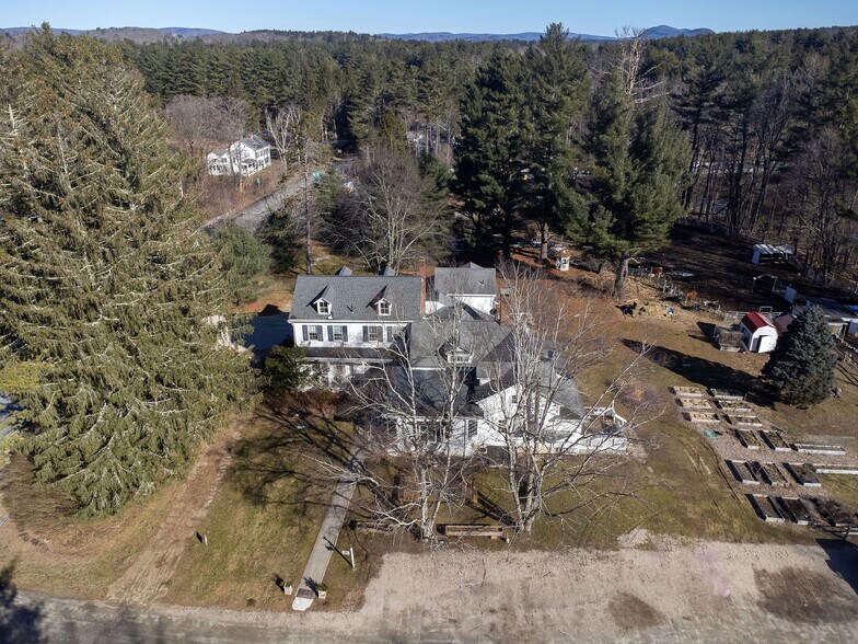 17 Main St, South Egremont, MA 01258 The Egremont Village Inn