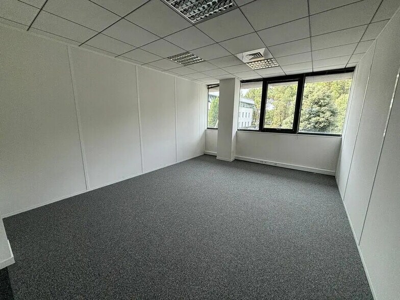 Office in Mérignac for lease - Building Photo - Image 3 of 13