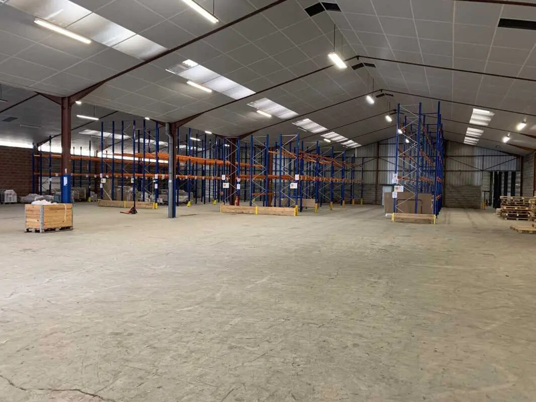 Office in Cestas for lease Interior Photo- Image 1 of 7