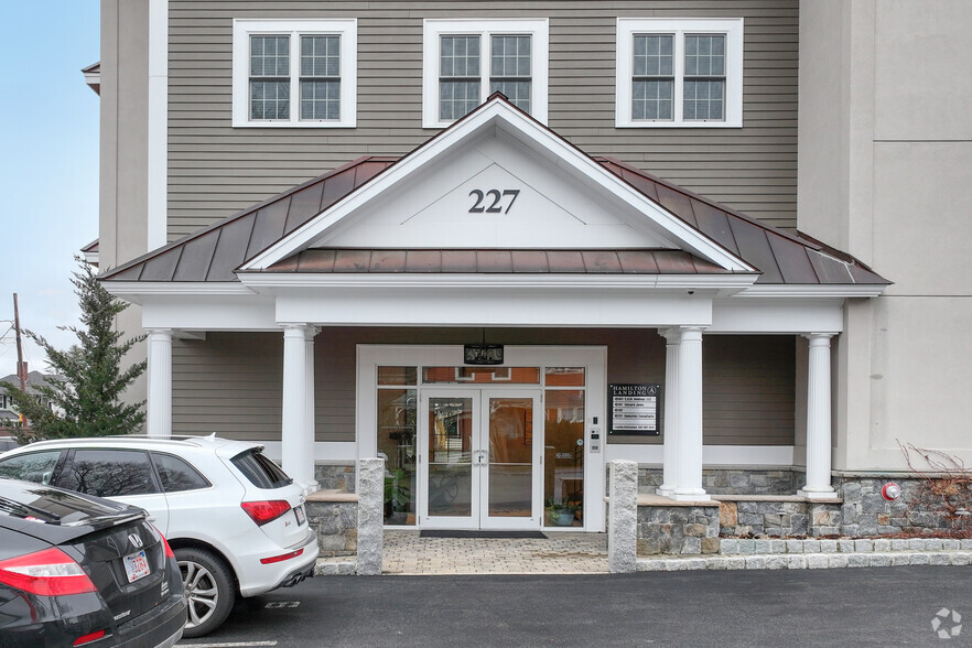 227 Willow St, South Hamilton, MA for lease - Building Photo - Image 3 of 4