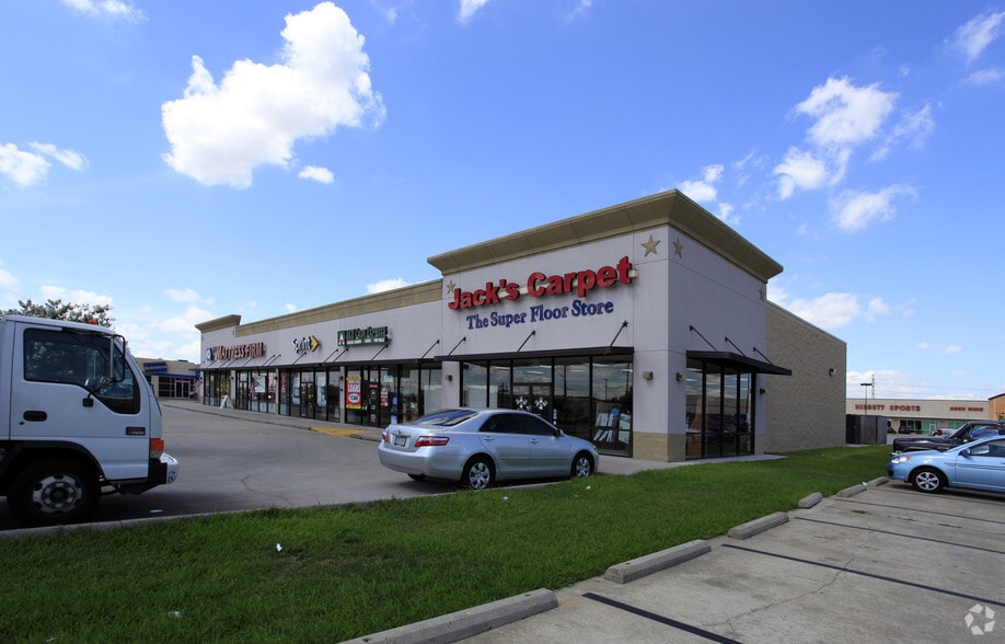 4611 Garth Rd, Baytown, TX for lease - Building Photo - Image 3 of 3