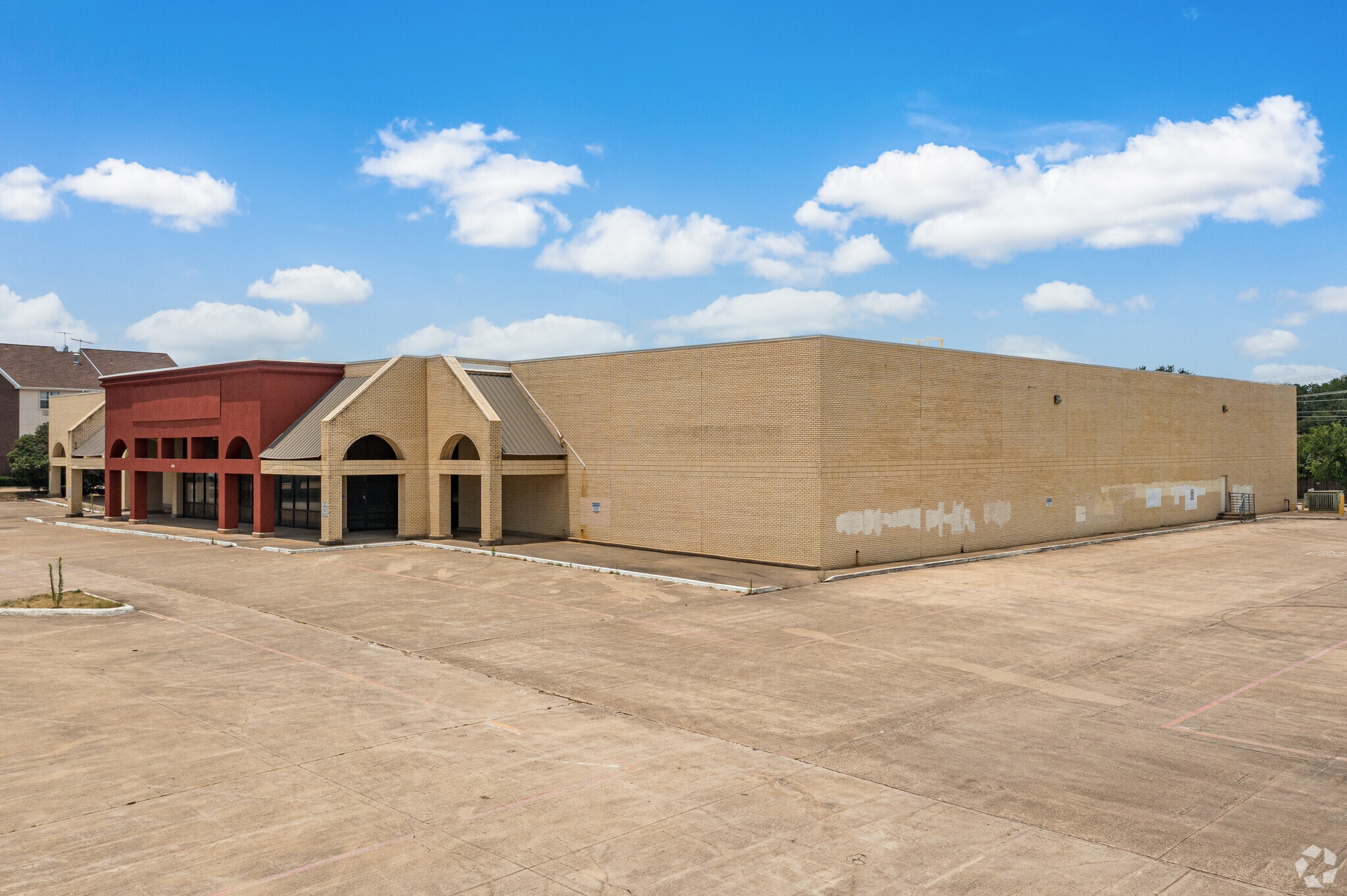 1715 E Lamar Blvd, Arlington, TX for sale Building Photo- Image 1 of 1