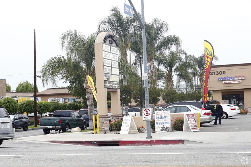 21300 Sherman Way, Canoga Park, CA for lease - Building Photo - Image 3 of 4