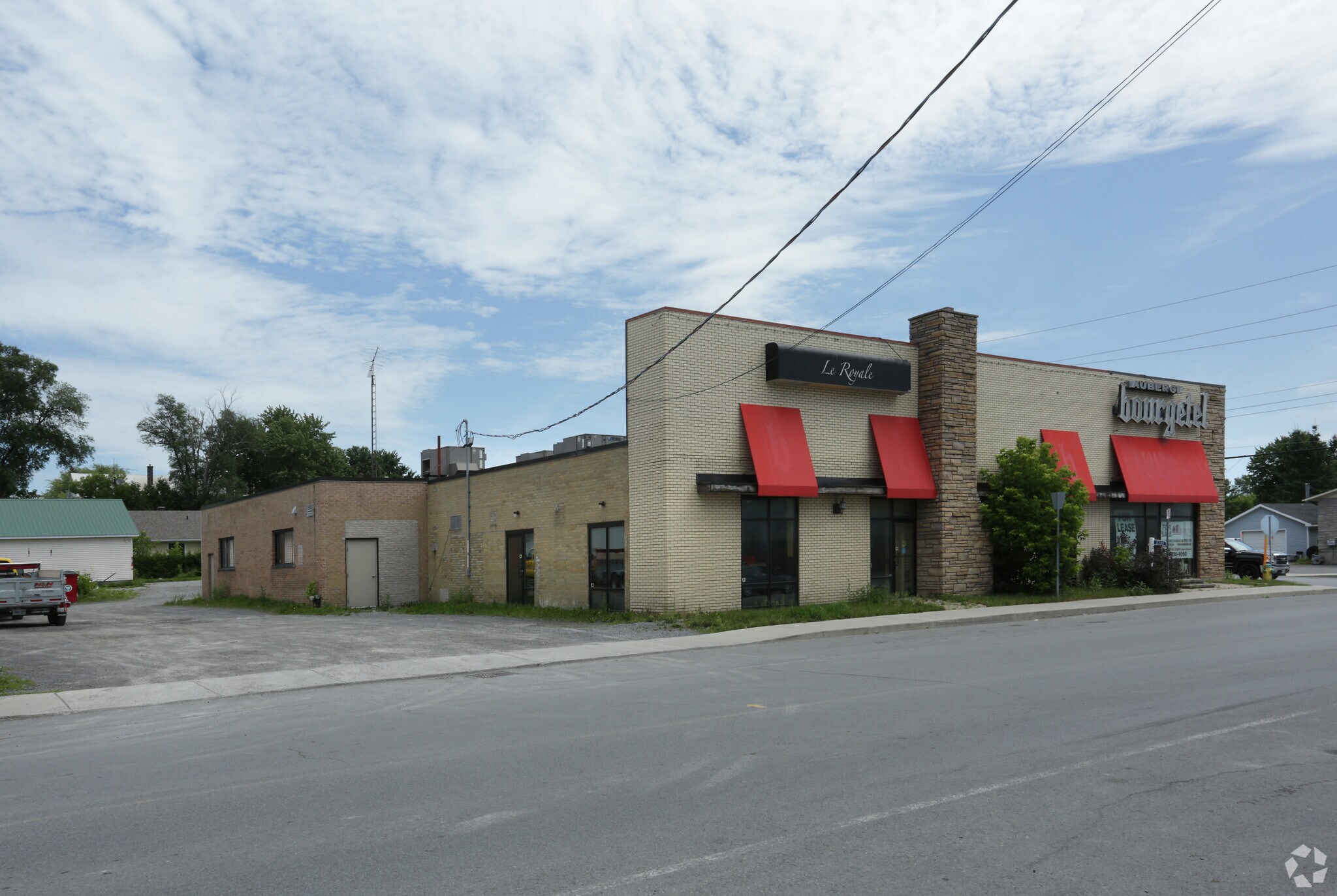 3795 Champlain St, Bourget, ON K0A 1E0