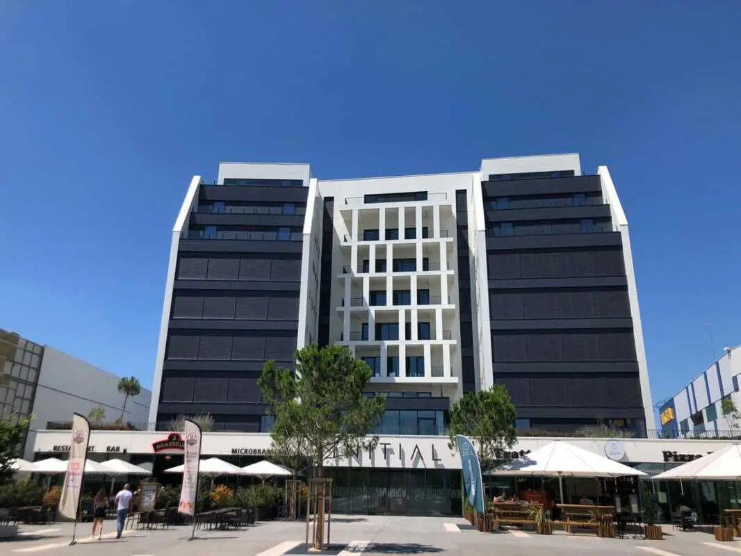 Office in Vénissieux for sale Building Photo- Image 1 of 19