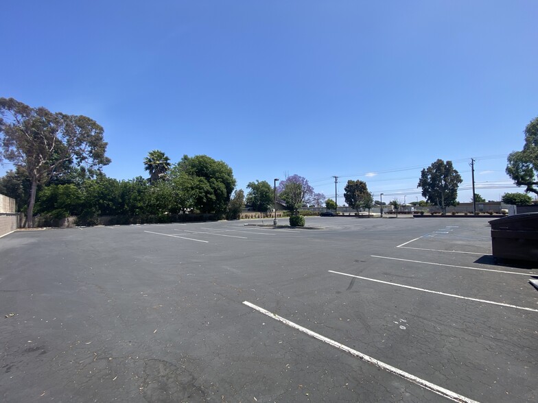 9470 Holder St, Cypress, CA 90630 - 6,042 SF Educational Facility on 1. ...