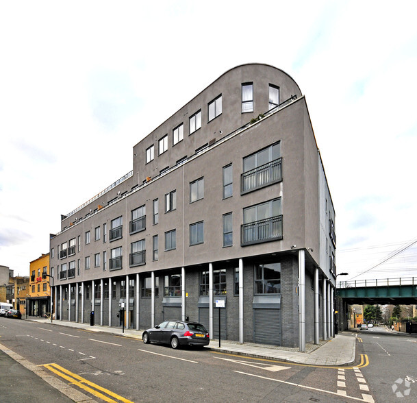 1B Mentmore Ter, London for lease - Building Photo - Image 1 of 19