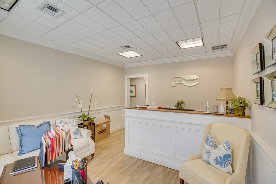 505 Beachland Blvd, Vero Beach, FL for lease - Building Photo - Image 2 of 10