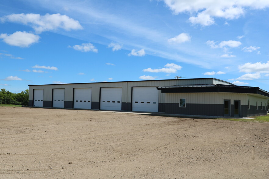 304 Industrial Dr, Henning, MN for sale - Primary Photo - Image 1 of 1