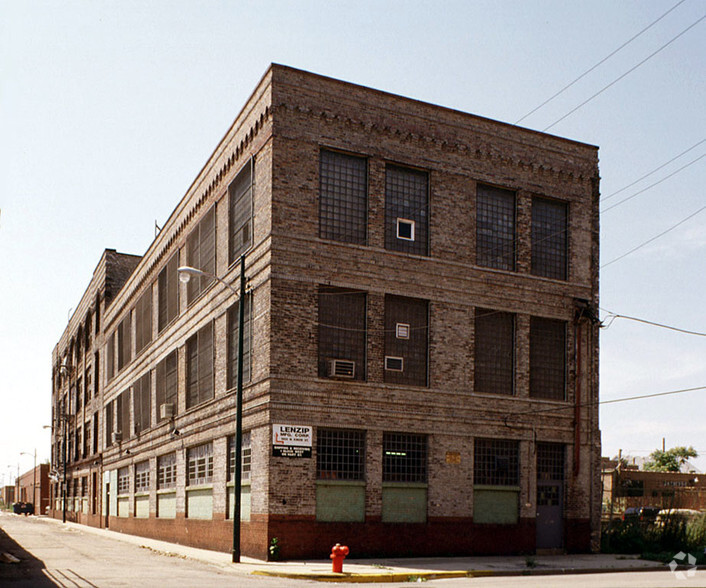 1900 W Kinzie St, Chicago, IL for sale - Building Photo - Image 2 of 27