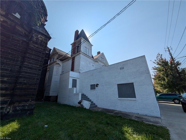 2311 E 55th St, Cleveland, OH for sale - Building Photo - Image 3 of 14