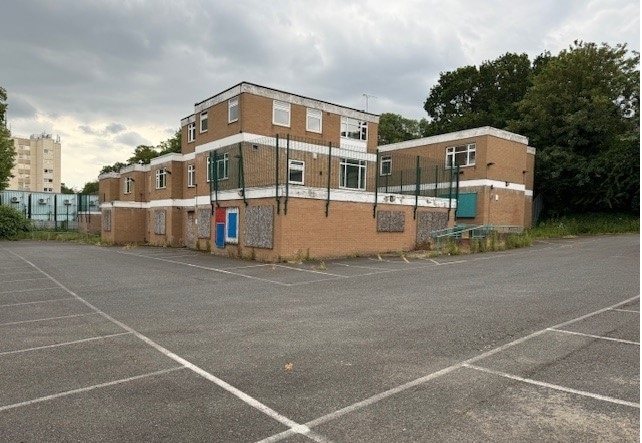 36A Hurst Rd, London for lease Primary Photo- Image 1 of 3