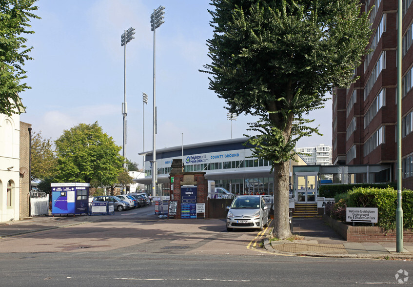 Eaton Rd, Hove for lease - Primary Photo - Image 1 of 8