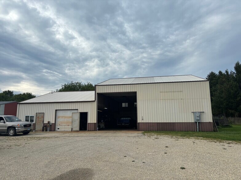 207 N 4099th Rd, Mendota, IL for sale - Building Photo - Image 2 of 18