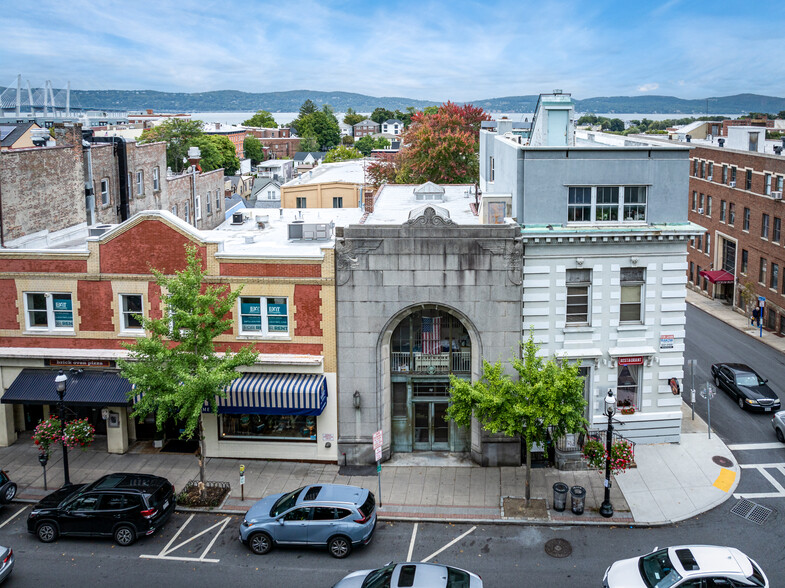 25 N Broadway, Tarrytown, NY for sale - Building Photo - Image 1 of 34