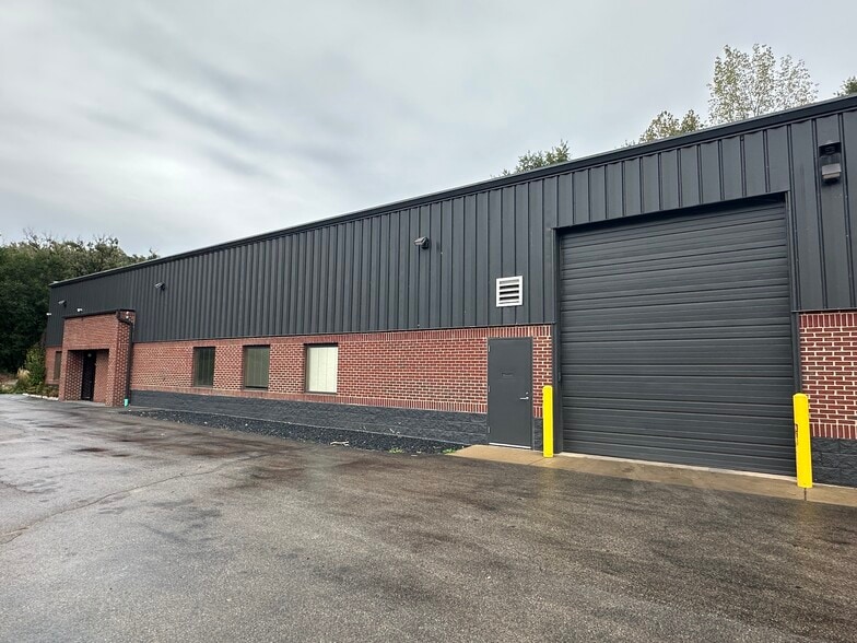 1717-1721 Oak Dr, Mchenry, IL for sale - Building Photo - Image 2 of 18