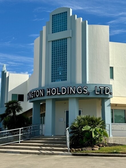 101 Tiki Dr, Tiki Island, TX for lease - Building Photo - Image 2 of 10