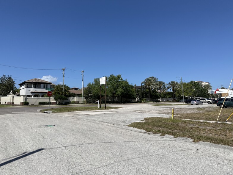 6112 S West Shore Blvd, Tampa, FL for sale - Building Photo - Image 2 of 14