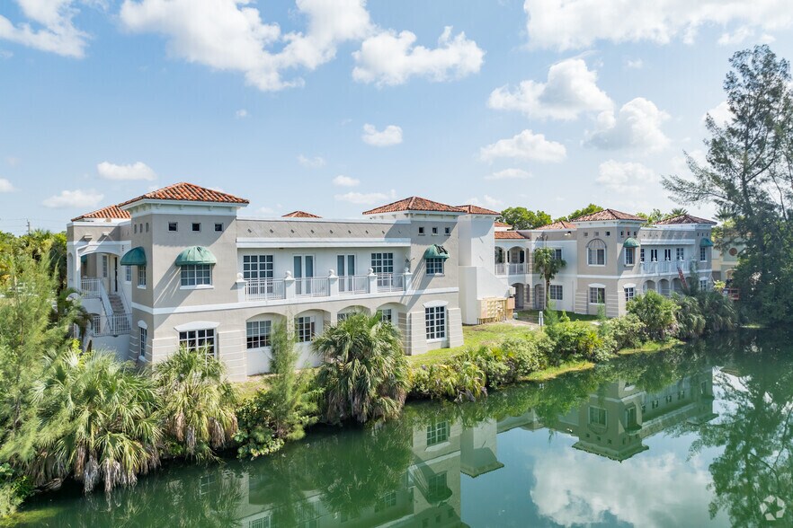 12940 SW 128th St, Miami, FL for lease - Primary Photo - Image 1 of 4