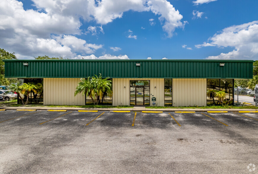 8801 Enterprise Blvd, Largo, FL for lease - Building Photo - Image 2 of 9