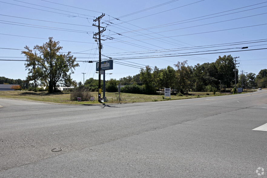 1768 Highway 100, Centerville, TN for sale - Building Photo - Image 3 of 4