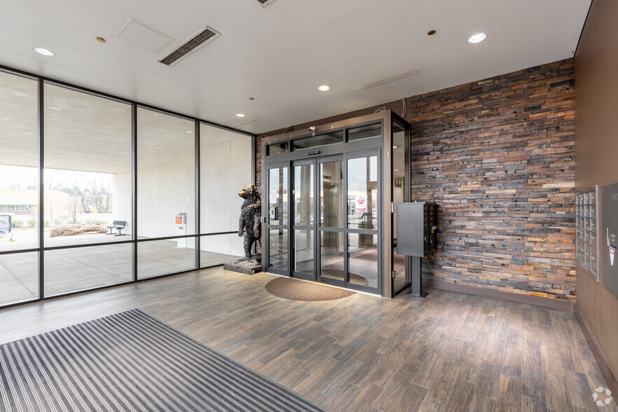 5353 W Dartmouth Ave, Denver, CO for lease - Lobby - Image 3 of 18