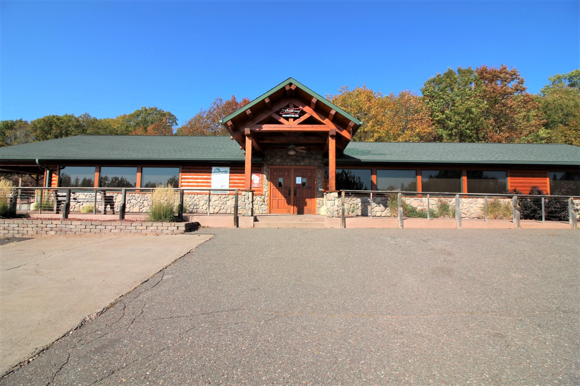 26490 Freedom Valley Dr, Washburn, WI for sale Primary Photo- Image 1 of 1