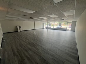 35-101 E Fullerton Ave, Addison, IL for lease Interior Photo- Image 1 of 9