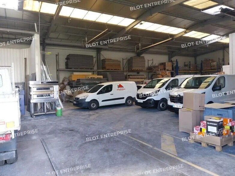 Flex in Sainte-Luce-sur-Loire for lease - Interior Photo - Image 3 of 12