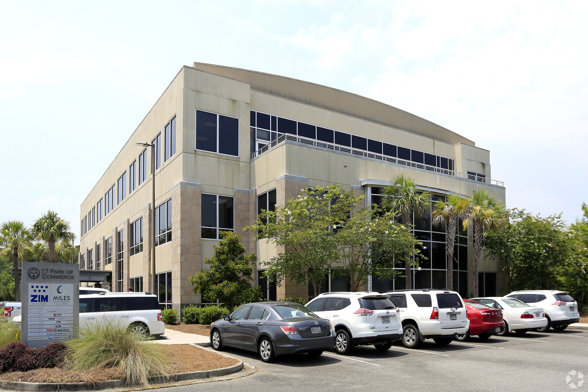 17 Park of Commerce Blvd, Savannah, GA for lease Primary Photo- Image 1 of 28