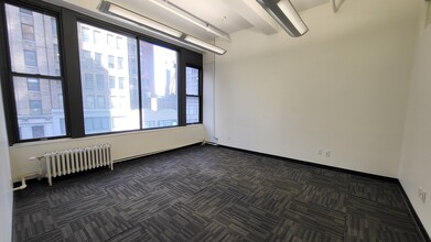 345 Seventh Ave, New York, NY for lease Building Photo- Image 2 of 4