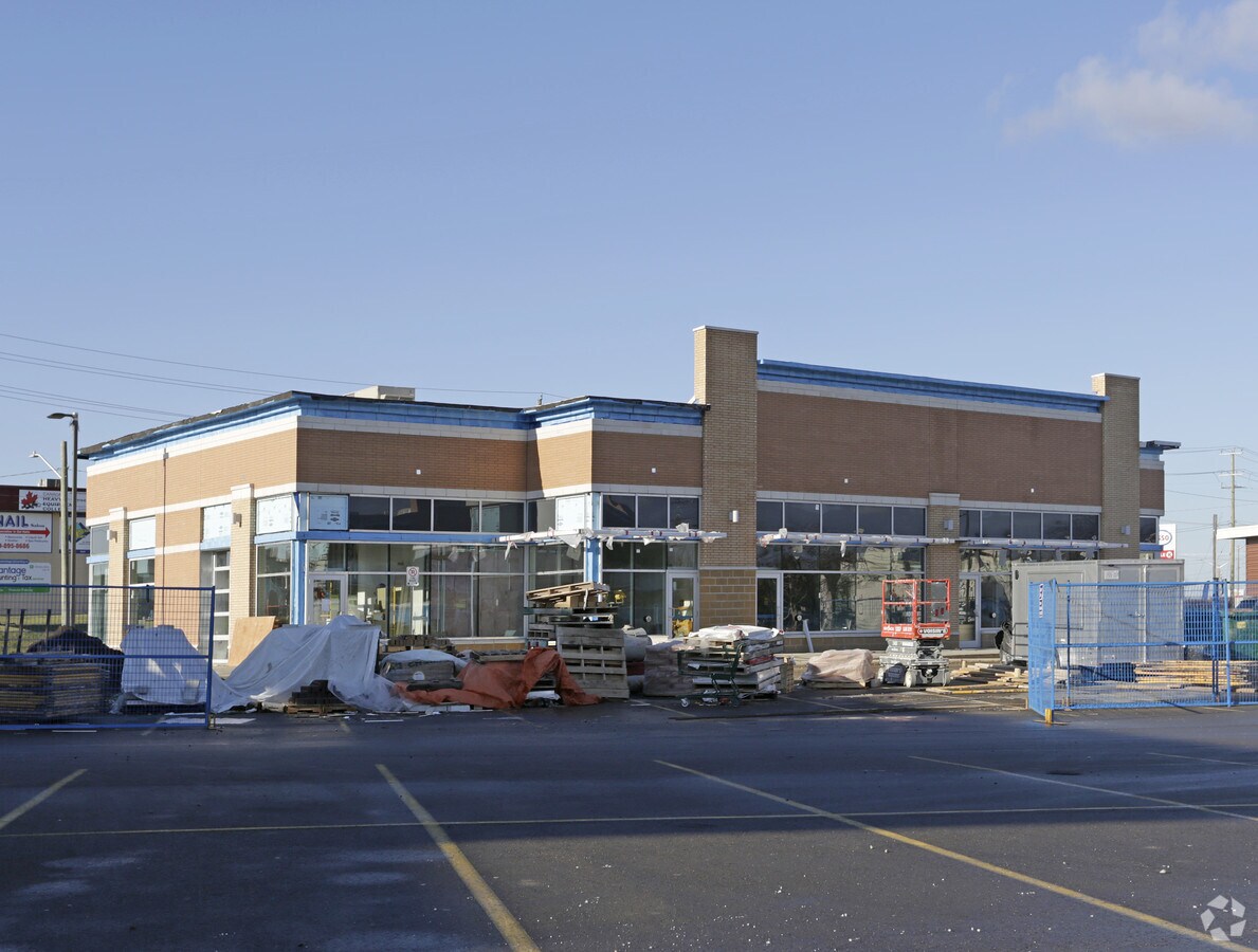 10 Manitou Dr, Kitchener, ON N2C 2N3