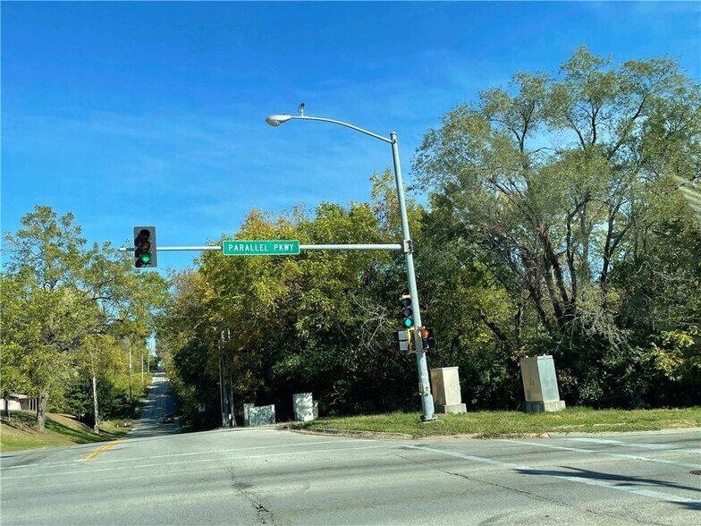 5444 Parallel Pkwy, Kansas City, KS for sale - Other - Image 3 of 8