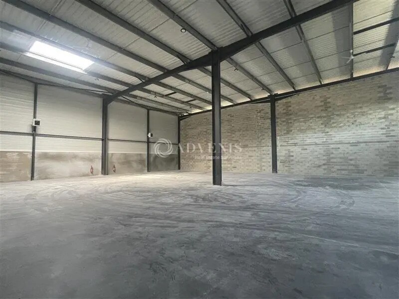 Flex in Le Mesnil-Amelot for lease Interior Photo- Image 1 of 4