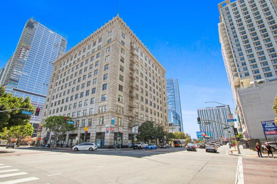 710-714 W Olympic Blvd, Los Angeles, CA for lease - Building Photo - Image 1 of 10