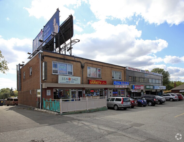 705-711 Lawrence Ave W, Toronto, ON for sale - Primary Photo - Image 1 of 1