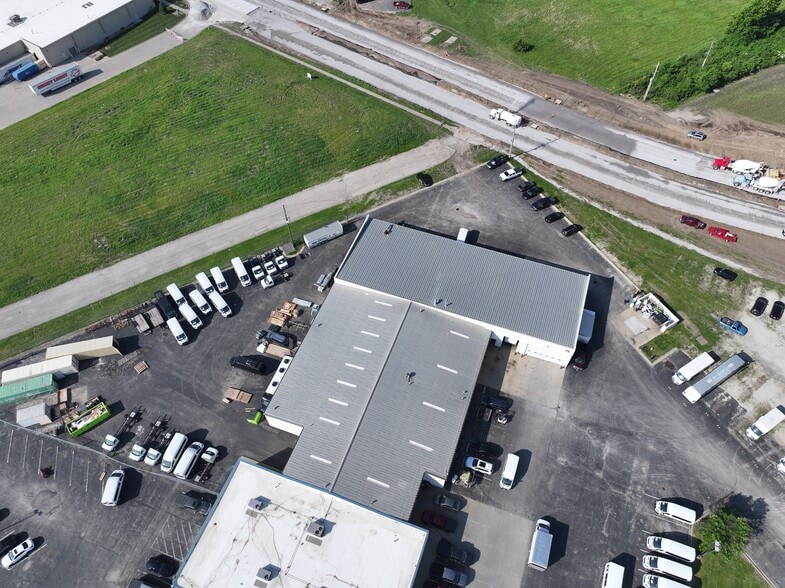 800 Quick Trip Way, Belton, MO for lease - Building Photo - Image 2 of 12