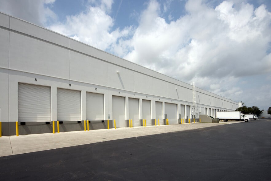 2001-2023 NW 84th Ave, Miami, FL for lease - Building Photo - Image 3 of 3