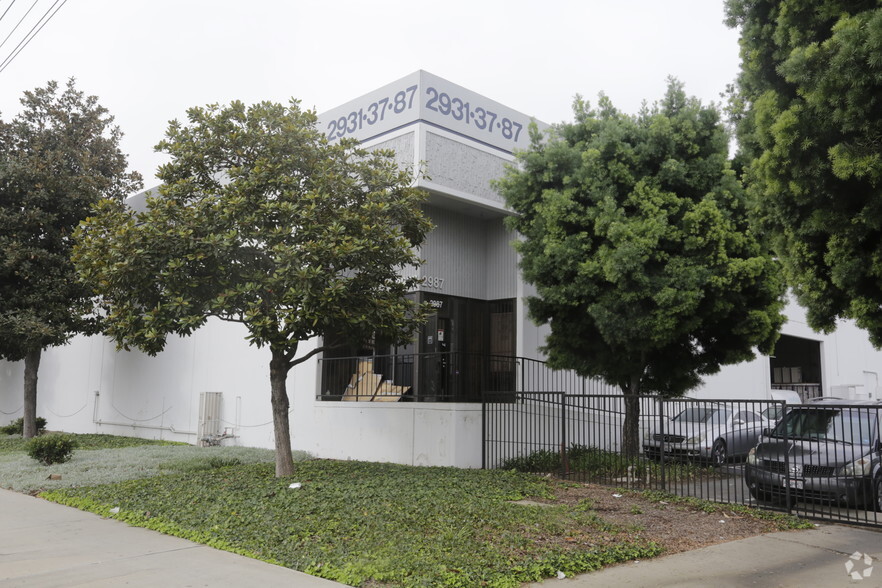 2931-2987 S Alameda St, Los Angeles, CA for lease - Building Photo - Image 3 of 6