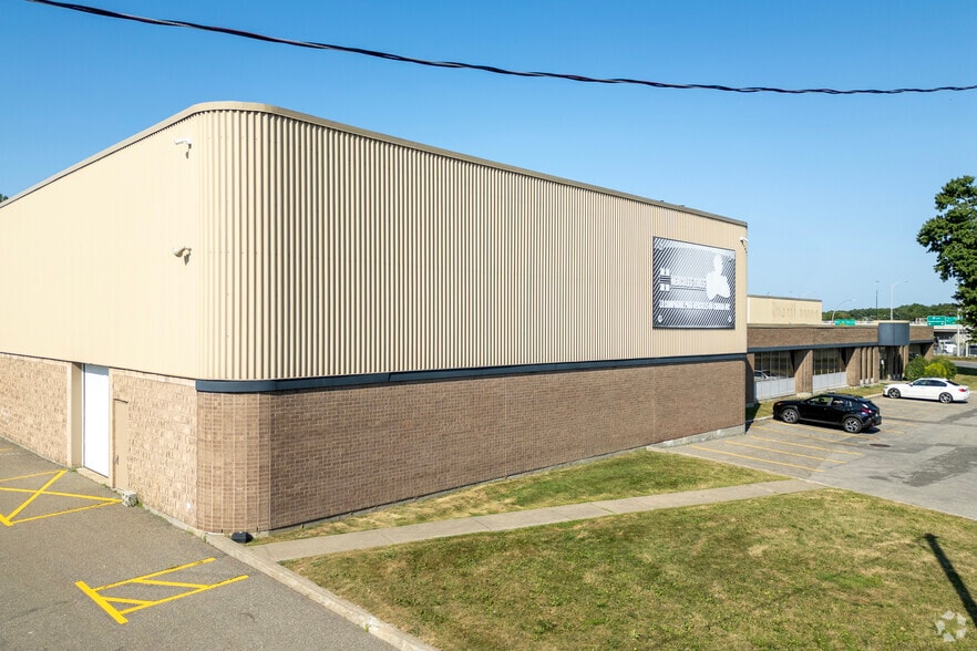9800 Rte Transcanadienne, Montréal, QC for lease - Building Photo - Image 2 of 4