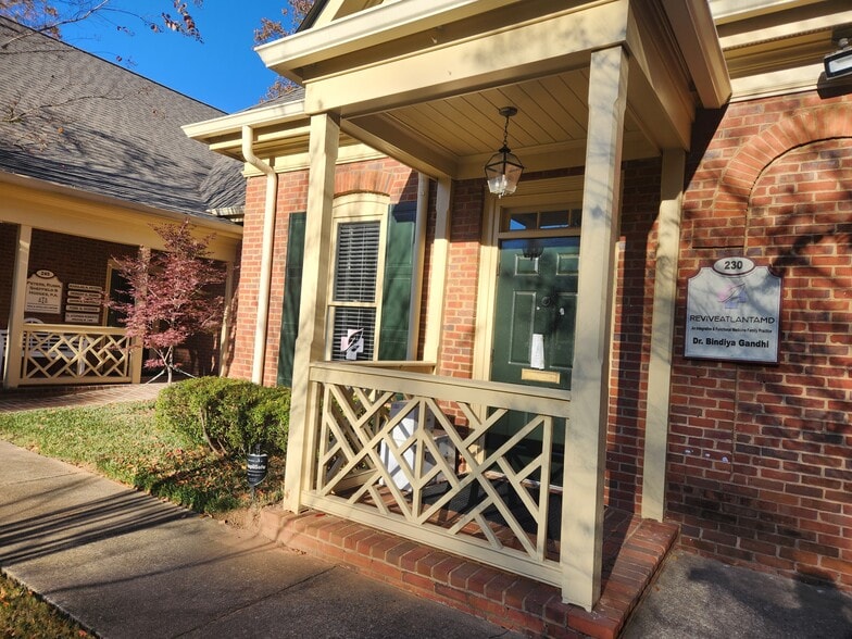 2786 N Decatur Rd, Decatur, GA for lease - Building Photo - Image 2 of 5