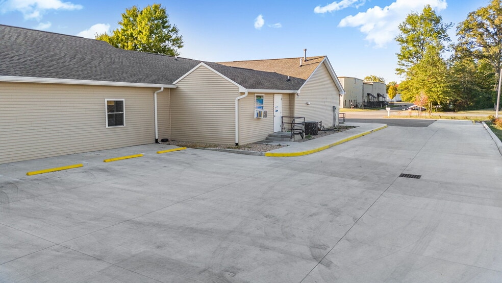 925 Hendricks Dr, Lebanon, IN for sale - Building Photo - Image 3 of 49