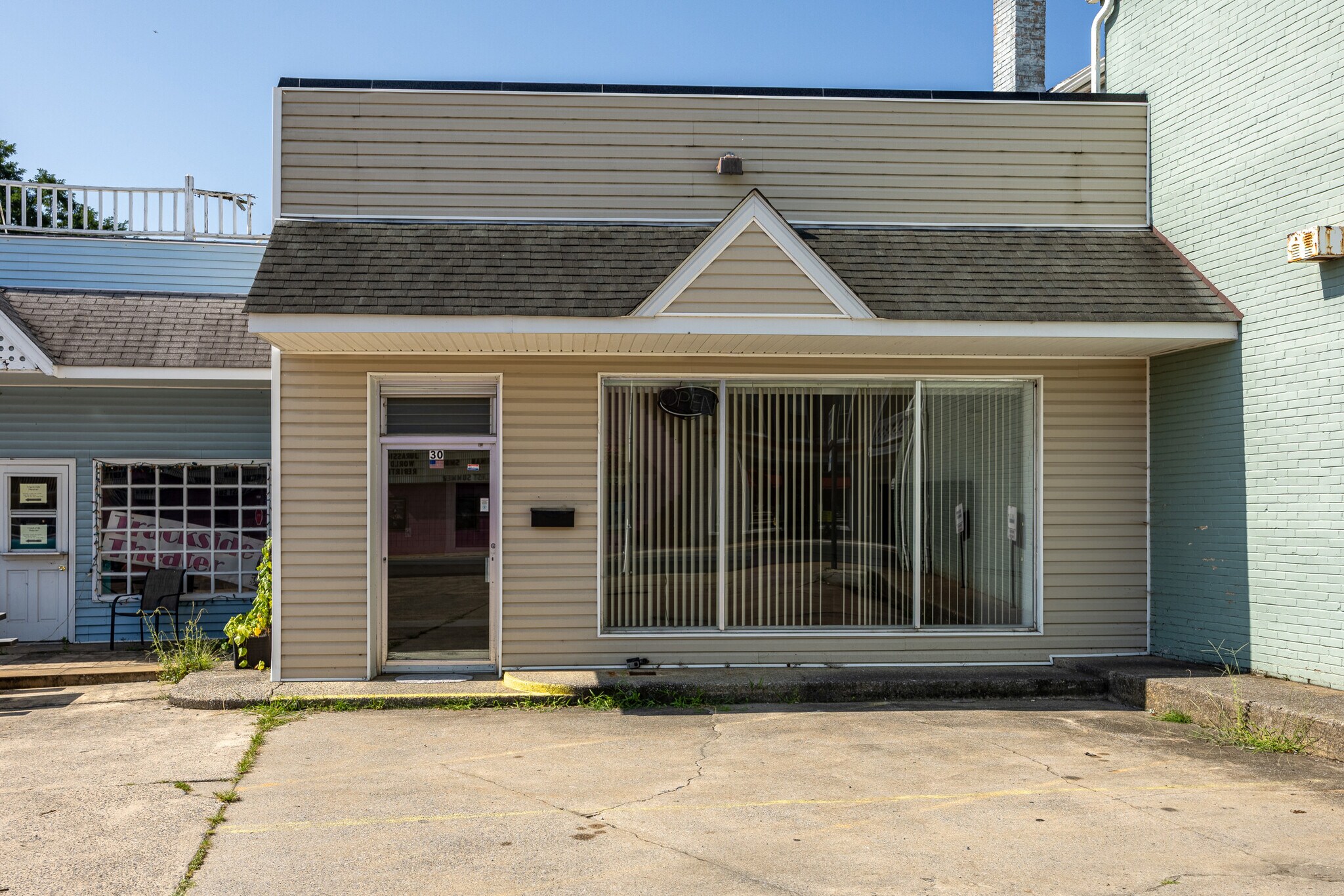 30 E Main St, Luray, VA for sale Primary Photo- Image 1 of 60