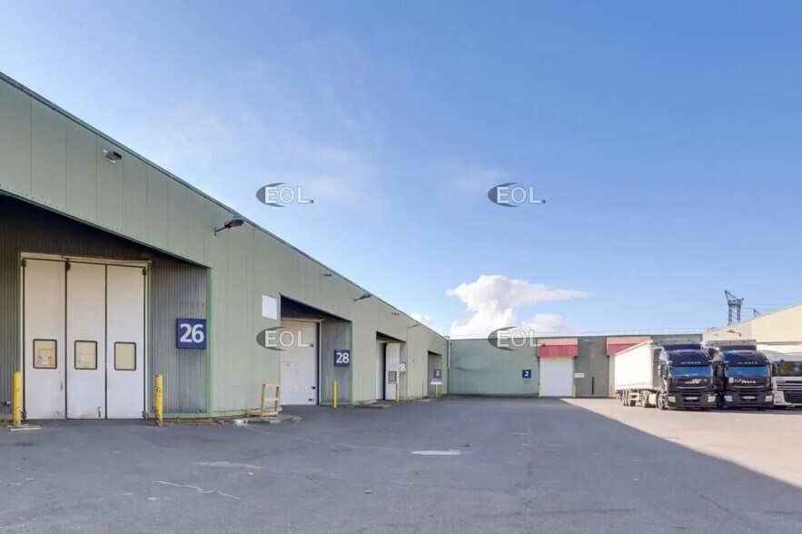 Flex in Saint-Thibault-des-Vignes for lease - Building Photo - Image 2 of 11