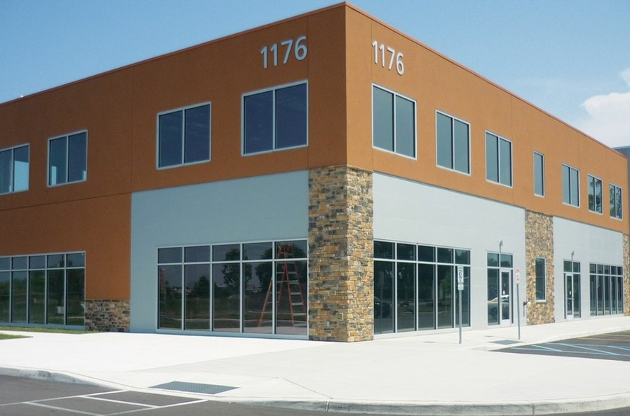 1176 S Park Ave, Buffalo, NY for sale - Primary Photo - Image 1 of 11