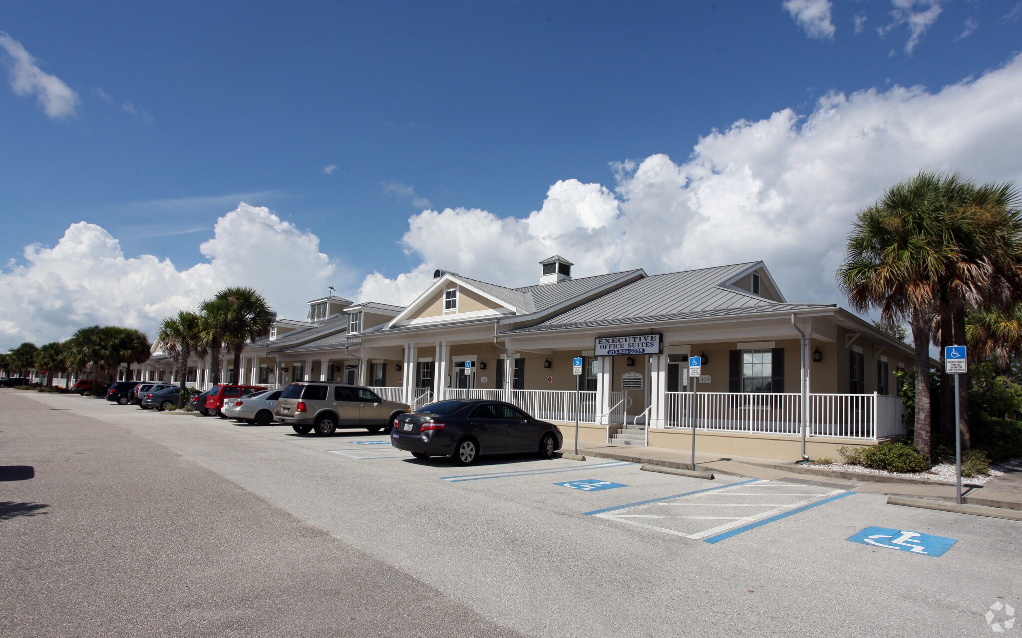 409-423 Apollo Beach Blvd, Apollo Beach, FL for sale Primary Photo- Image 1 of 1
