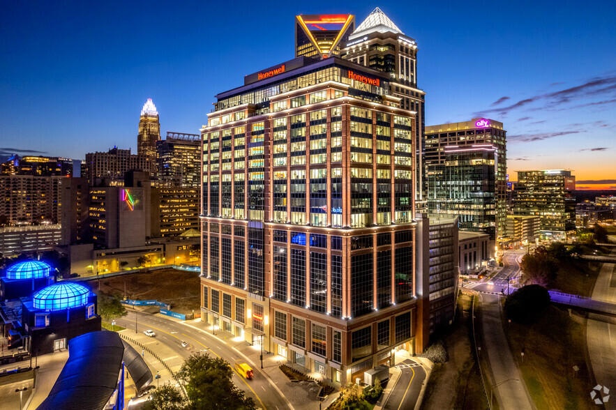 600 S Tryon St, Charlotte, NC for lease - Primary Photo - Image 3 of 4