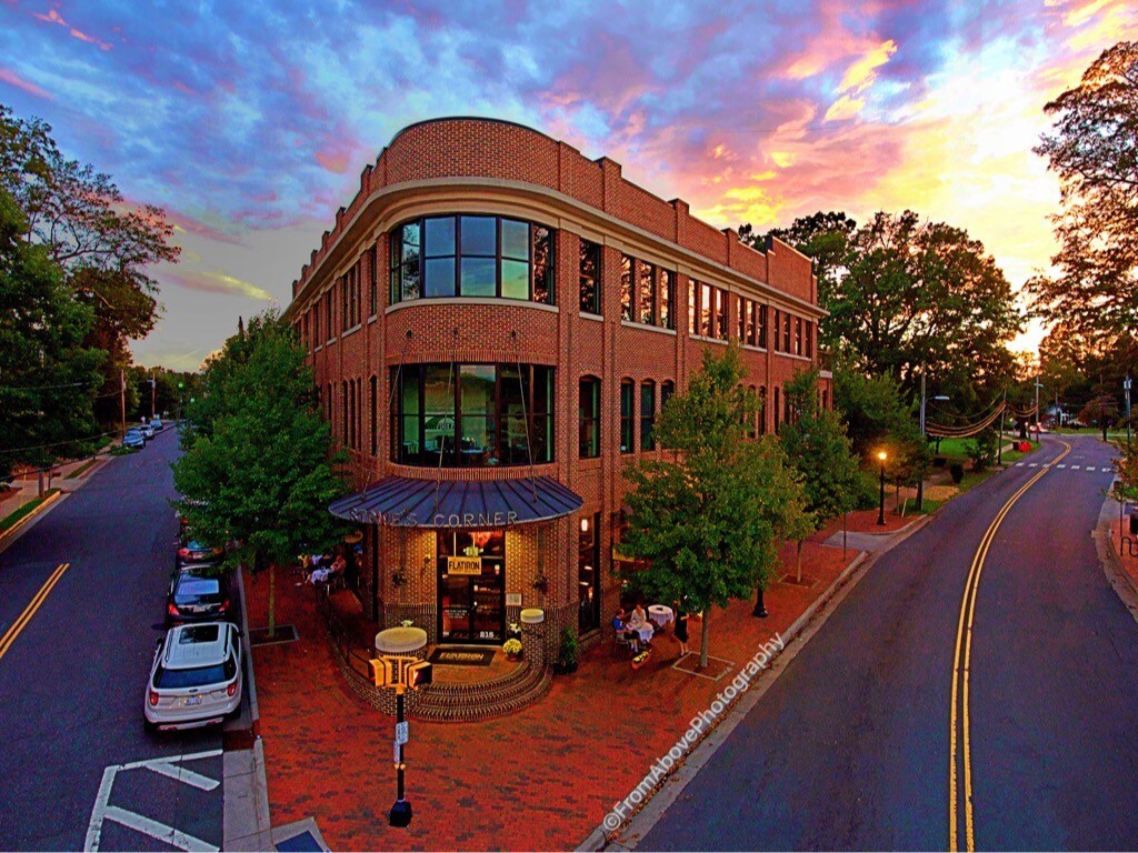 215 S Main St, Davidson, NC for sale Building Photo- Image 1 of 1